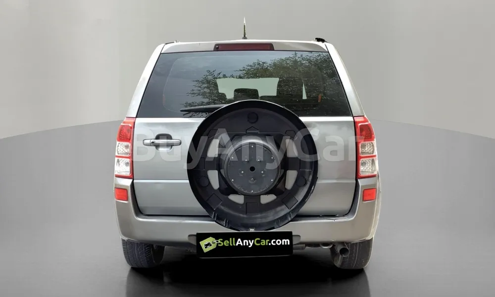 Vehicle photo 2