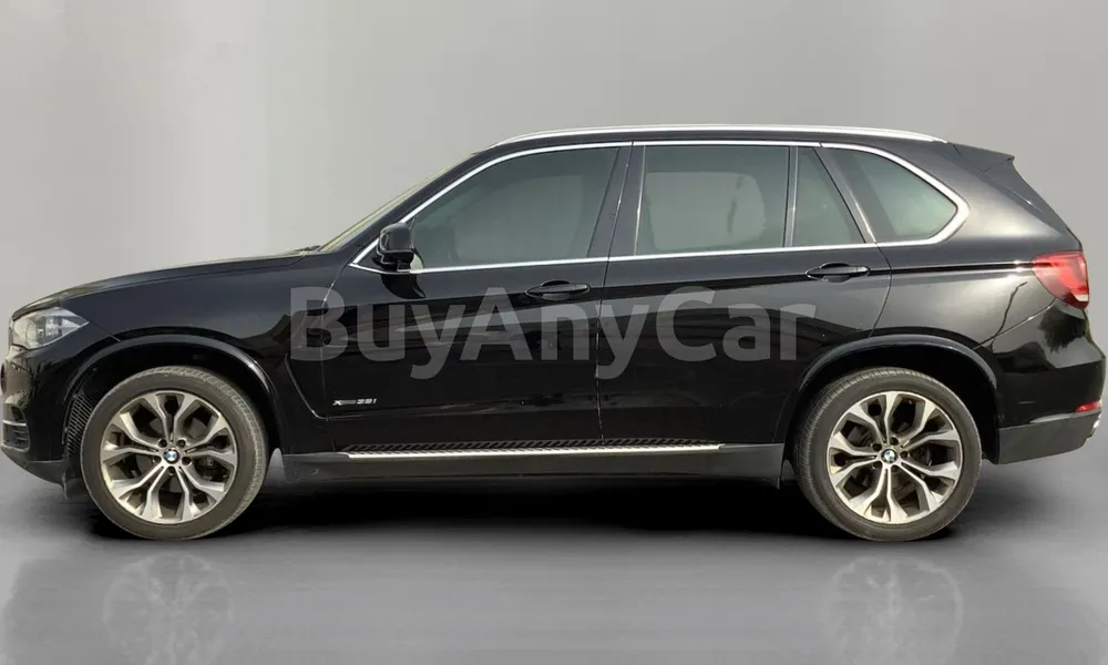 Vehicle photo 4