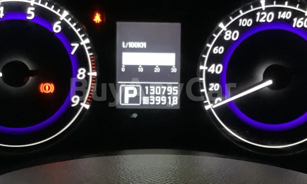 Vehicle photo 7