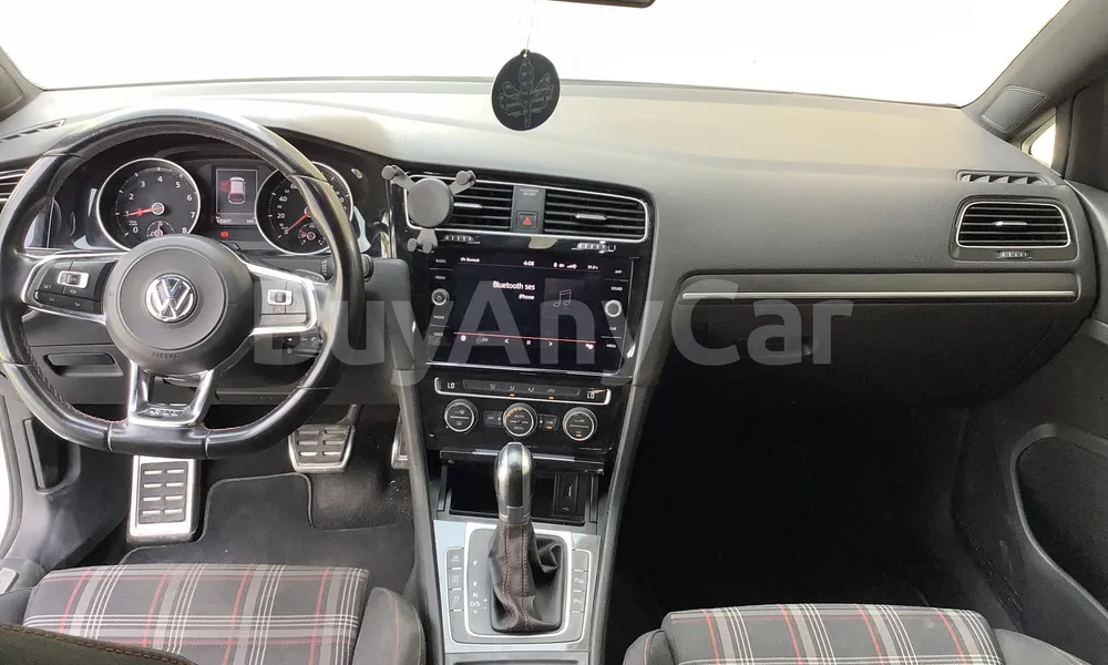 Vehicle photo 8