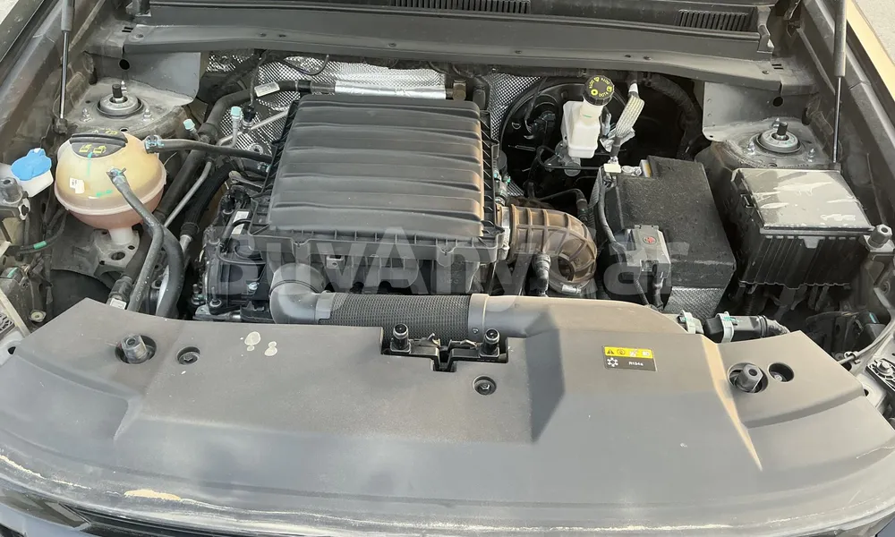 Vehicle photo 7