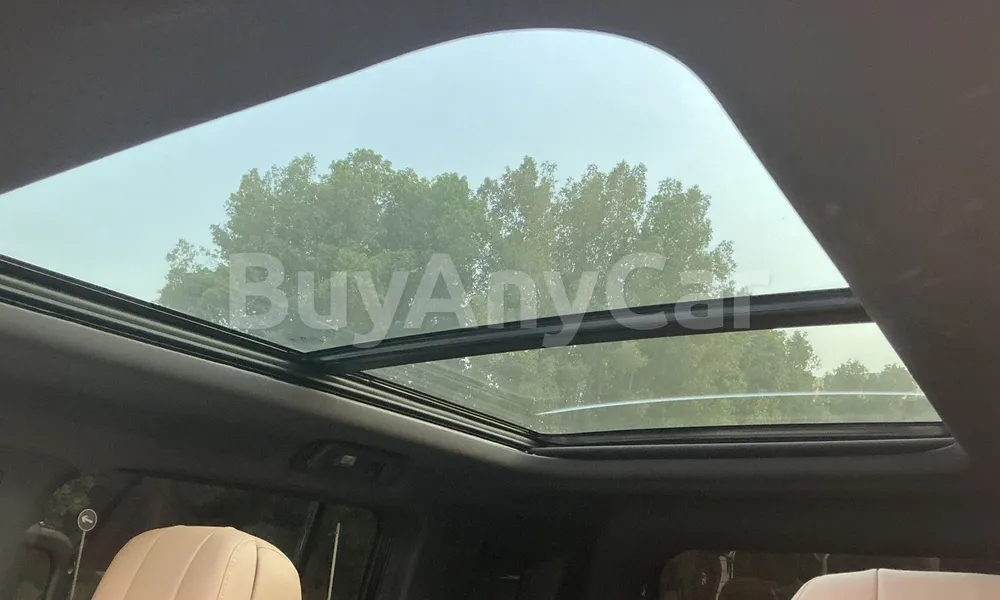 Vehicle photo 9