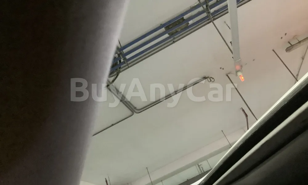 Vehicle photo 9