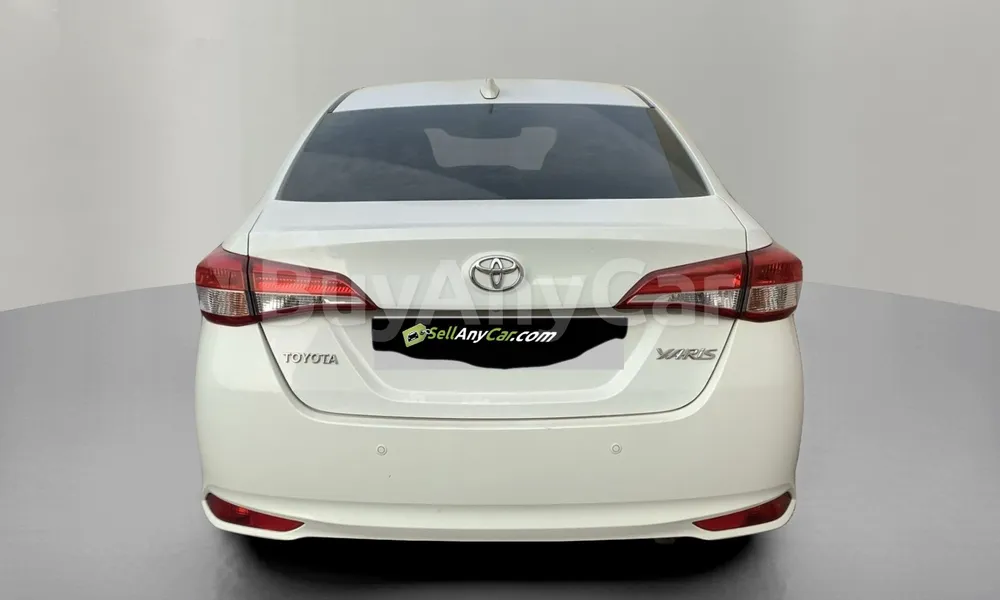 Vehicle photo 2