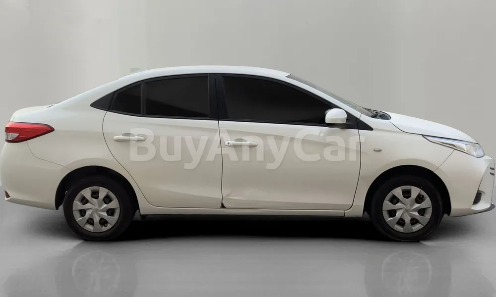 Vehicle photo 3