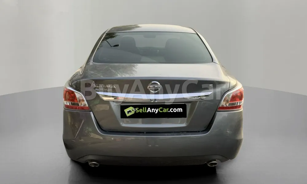 Vehicle photo 2