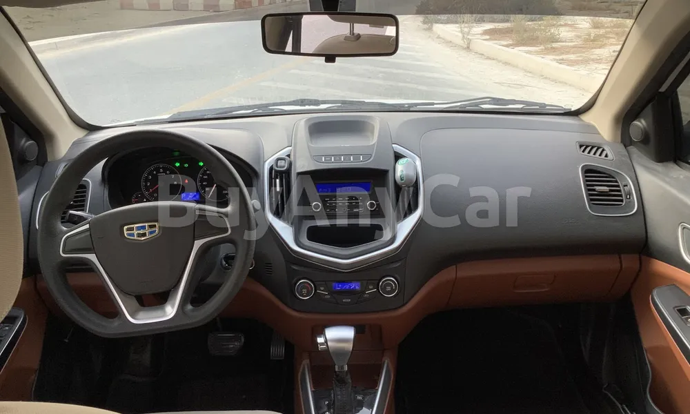 Vehicle photo 8