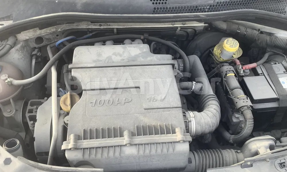 Vehicle photo 6