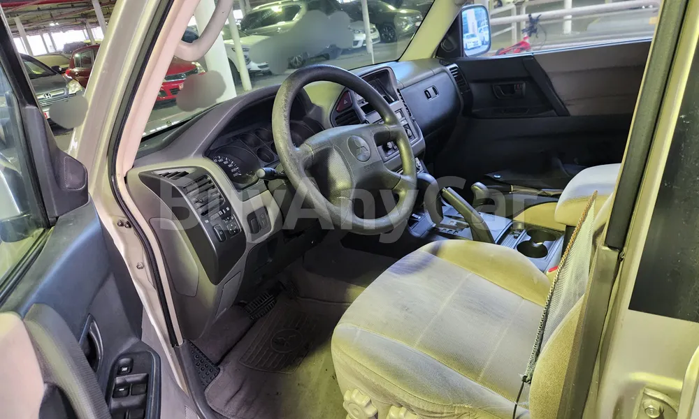 Vehicle photo 5