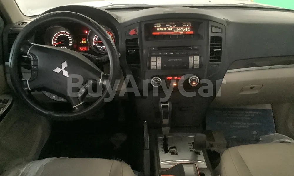 Vehicle photo 8