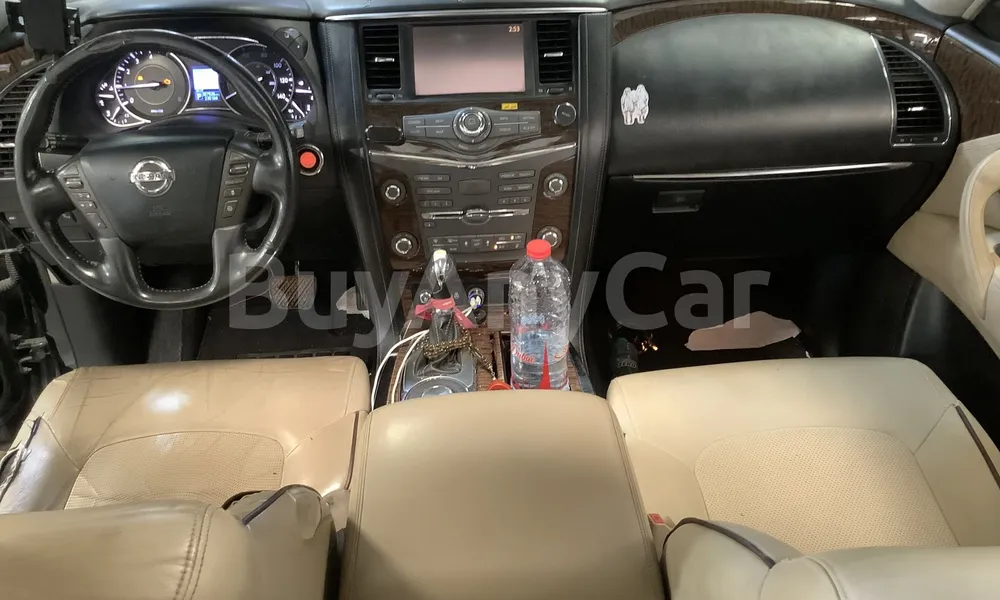 Vehicle photo 8