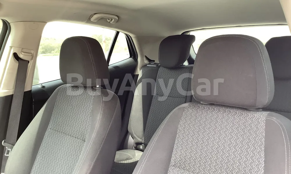 Vehicle photo 9