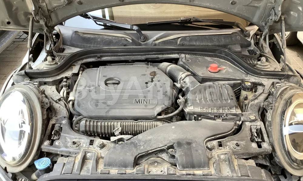 Vehicle photo 7