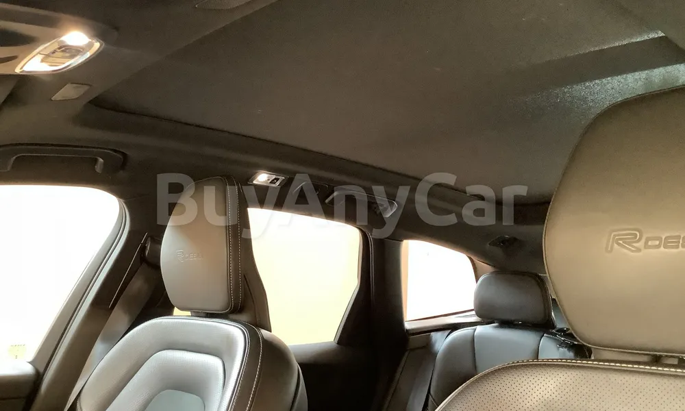 Vehicle photo 10