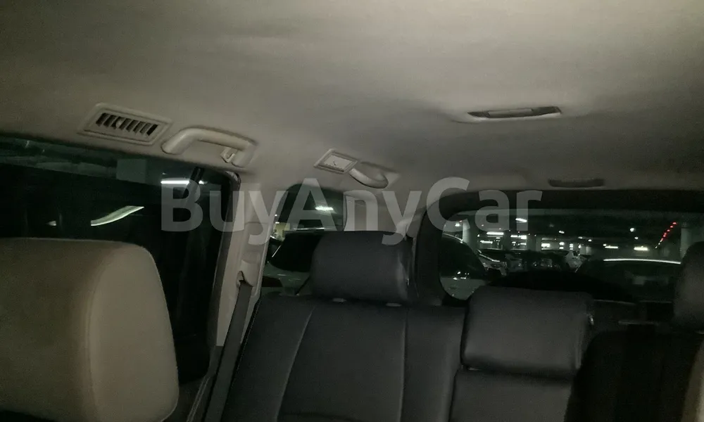 Vehicle photo 8