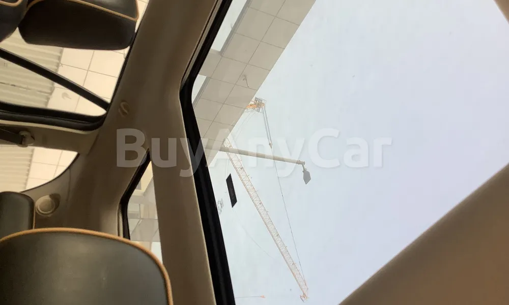Vehicle photo 8