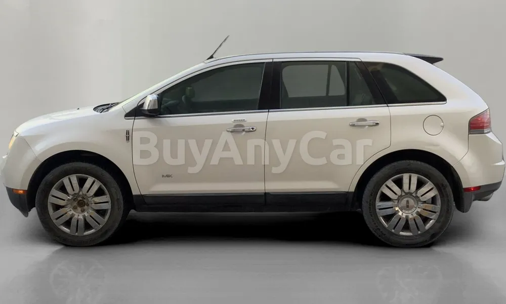Vehicle photo 4