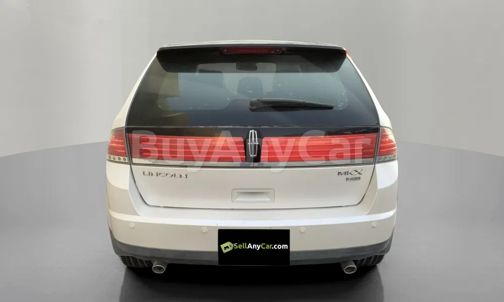 Vehicle photo 2