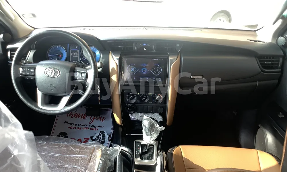 Vehicle photo 6