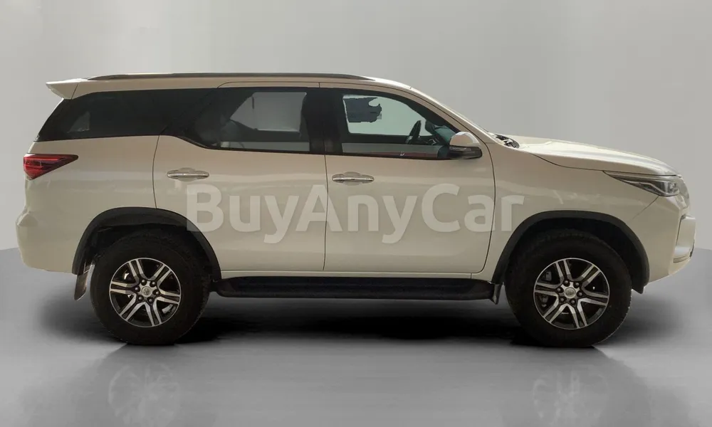 Vehicle photo 3