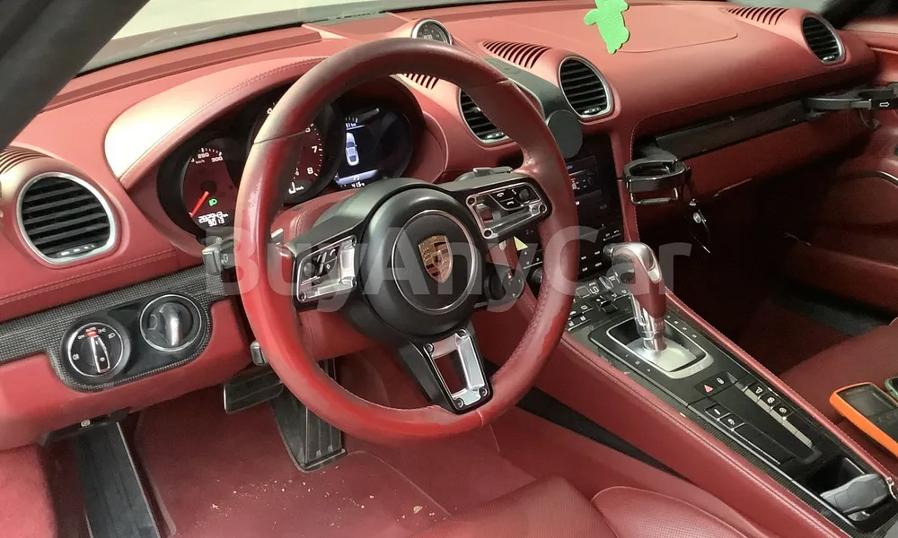 Vehicle photo 9