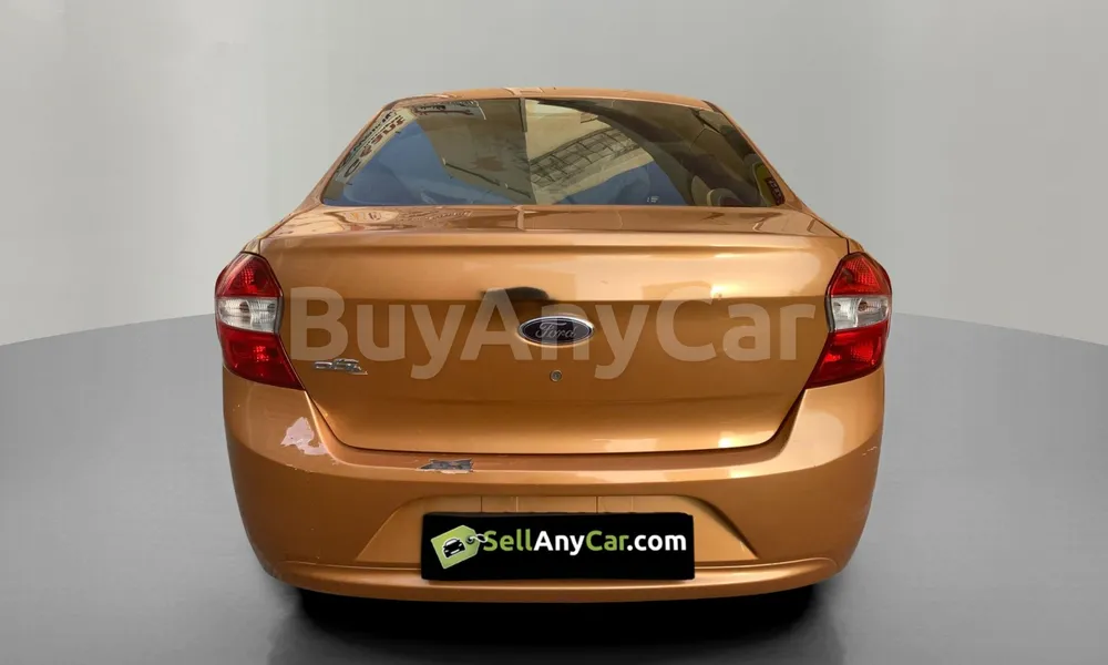 Vehicle photo 2