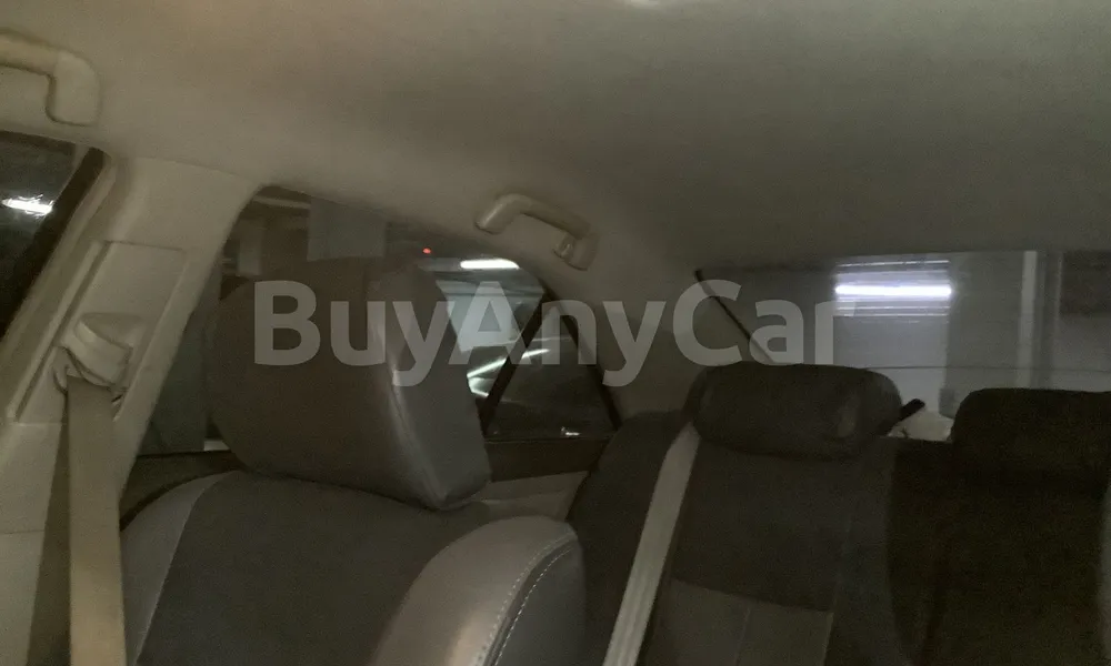 Vehicle photo 9