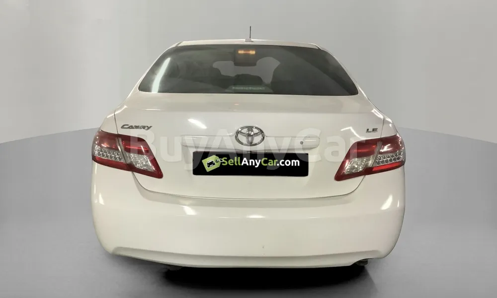 Vehicle photo 2