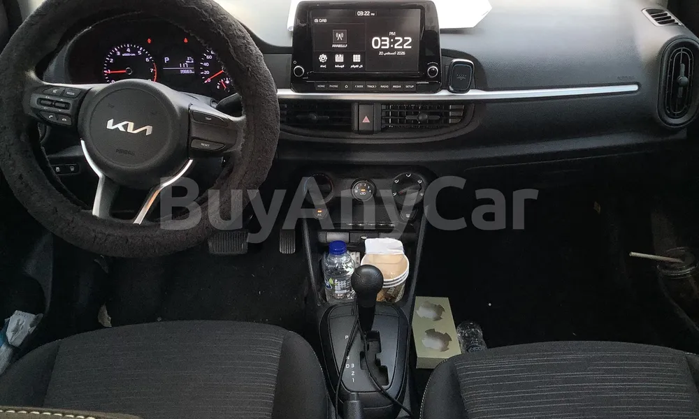 Vehicle photo 9