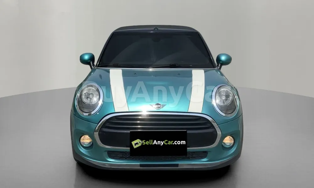 Vehicle photo 1