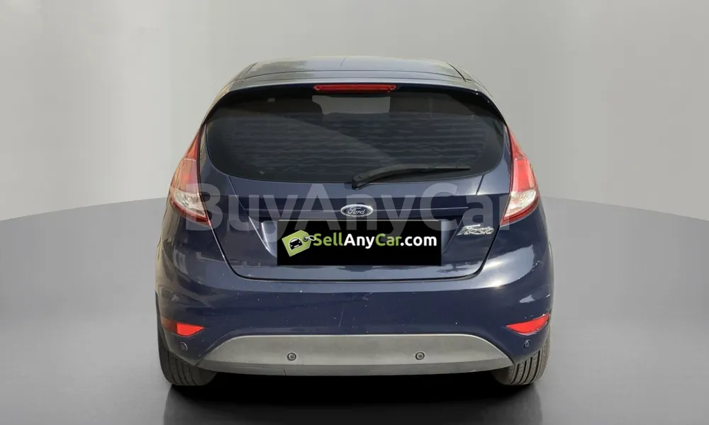 Vehicle photo 2