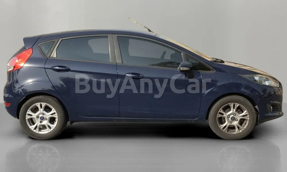 Vehicle photo 3
