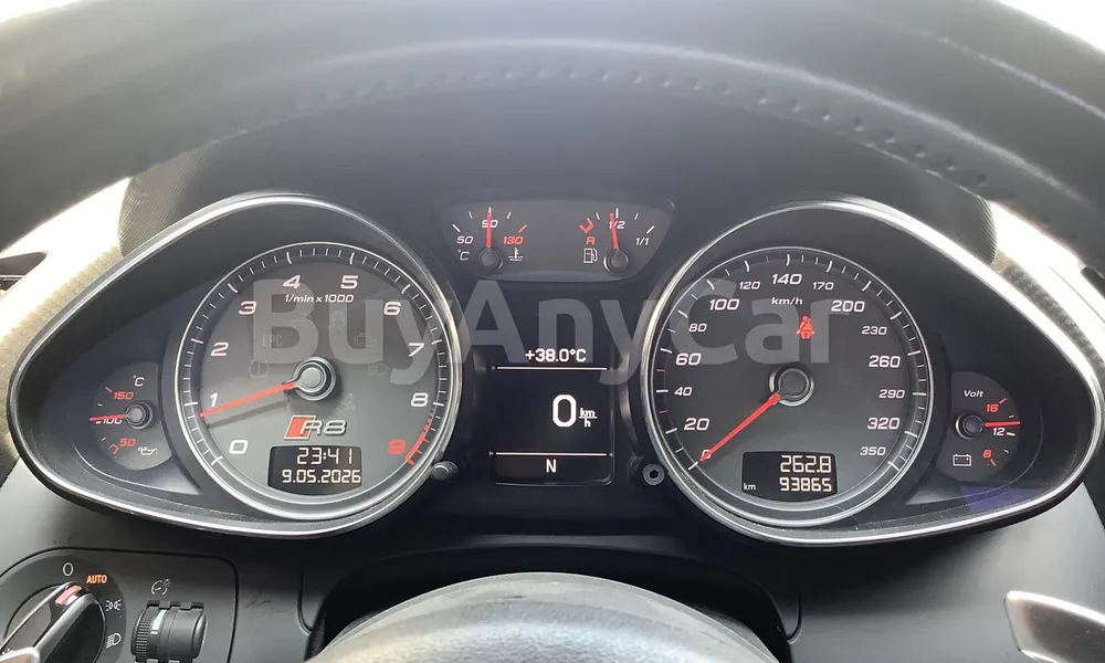 Vehicle photo 8
