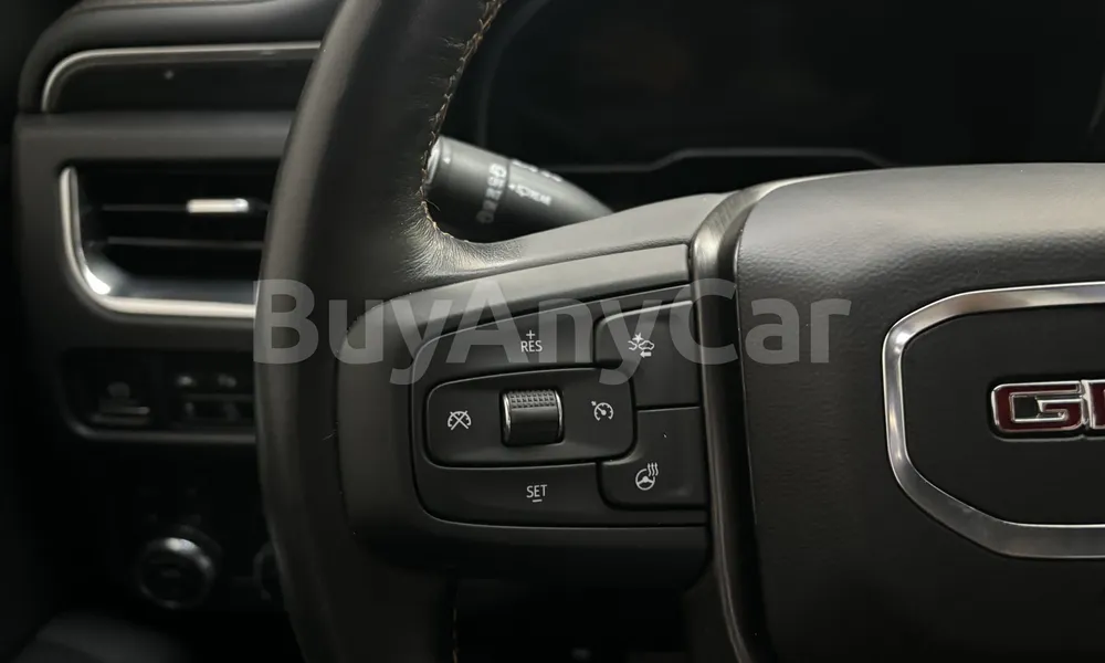 Vehicle photo 9
