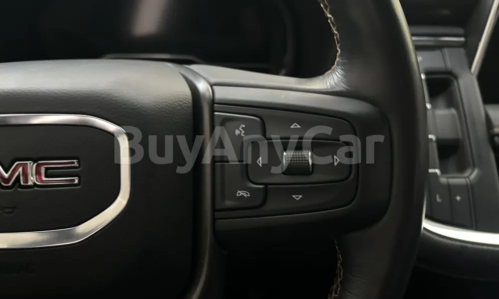 Vehicle photo 8