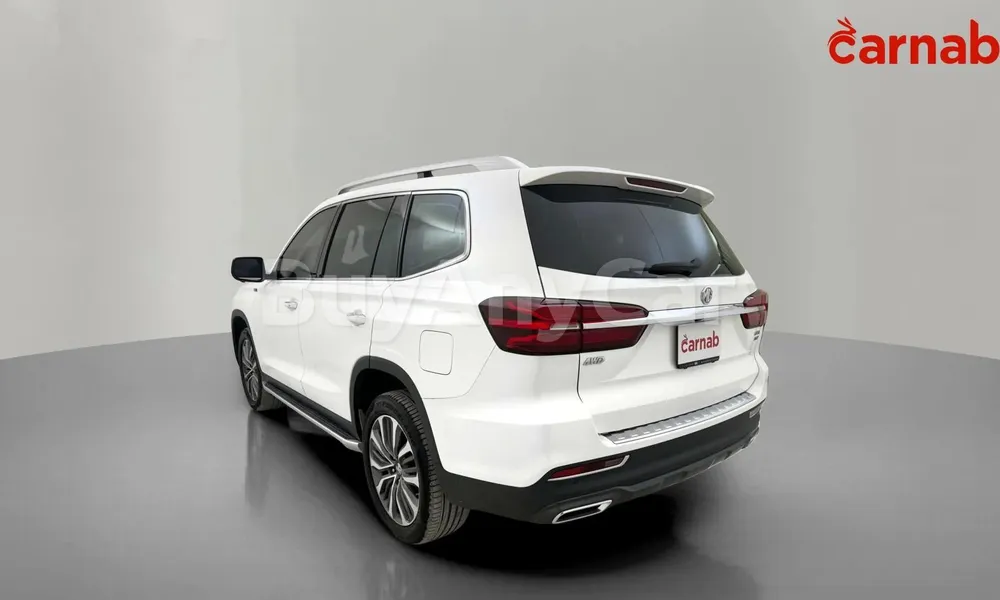 Vehicle photo 9