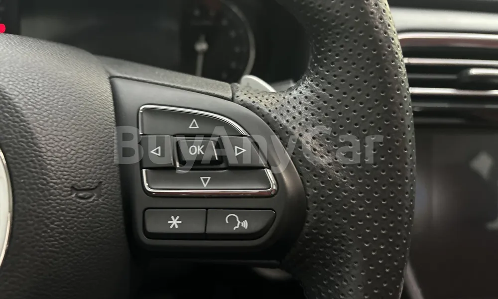 Vehicle photo 13