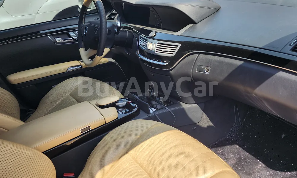 Vehicle photo 6