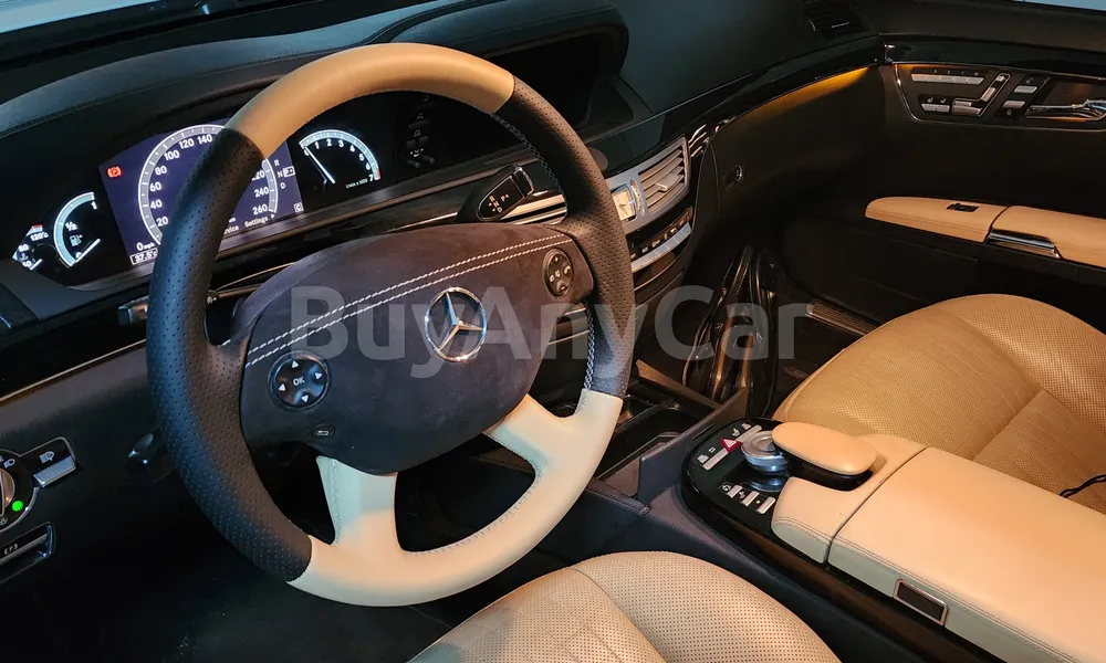 Vehicle photo 8