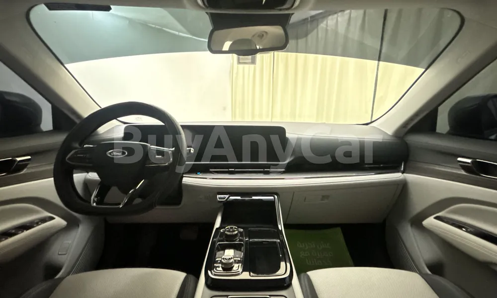 Vehicle photo 7