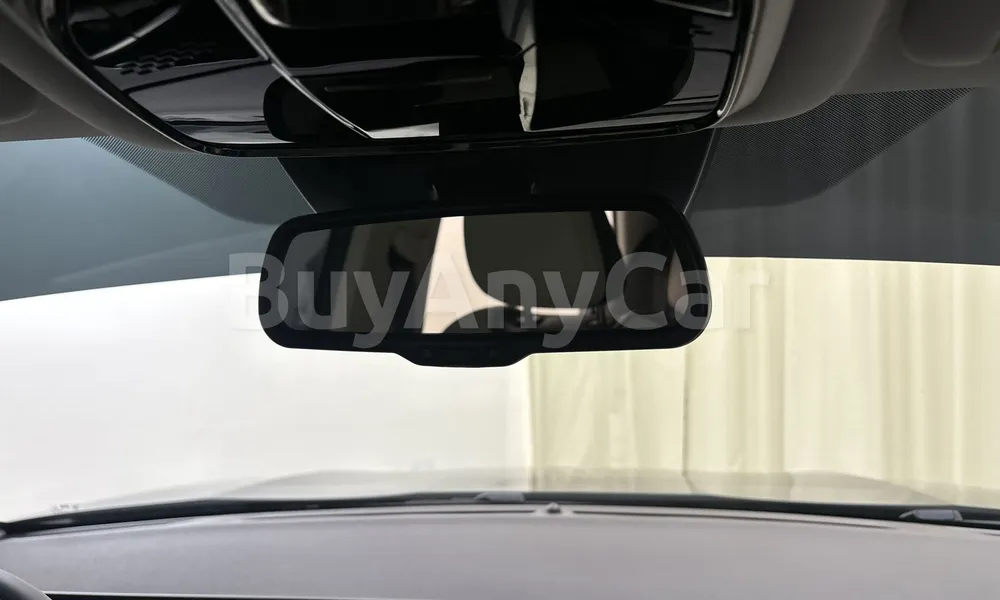 Vehicle photo 12