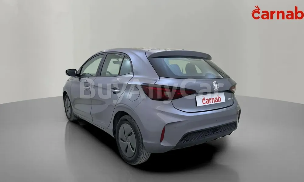 Vehicle photo 5