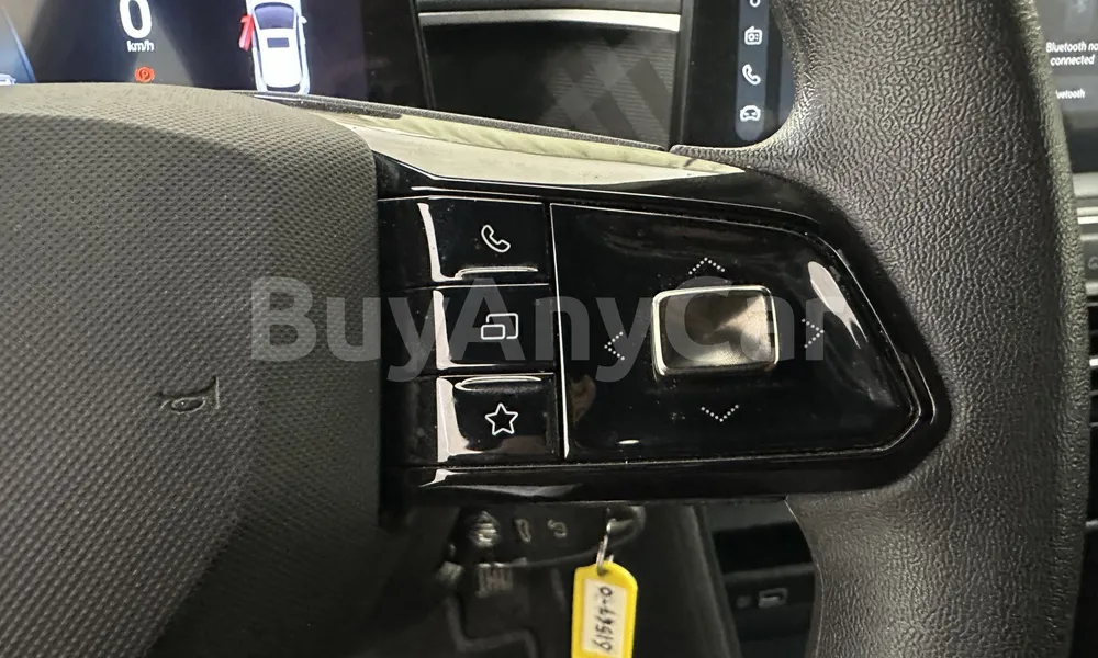 Vehicle photo 10