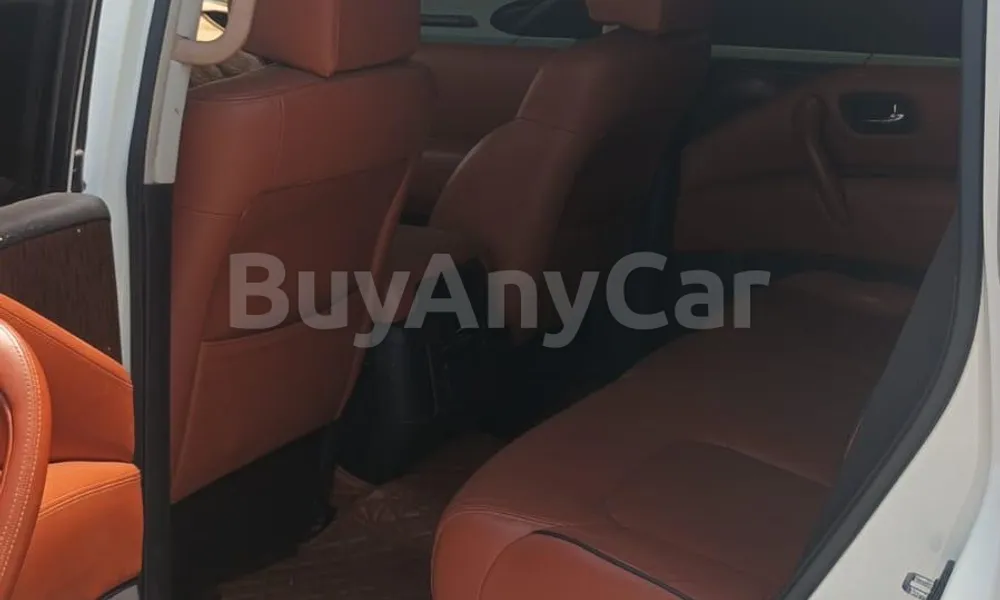 Vehicle photo 5