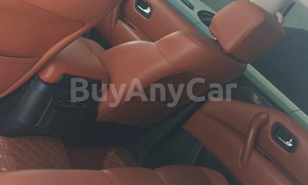 Vehicle photo 7