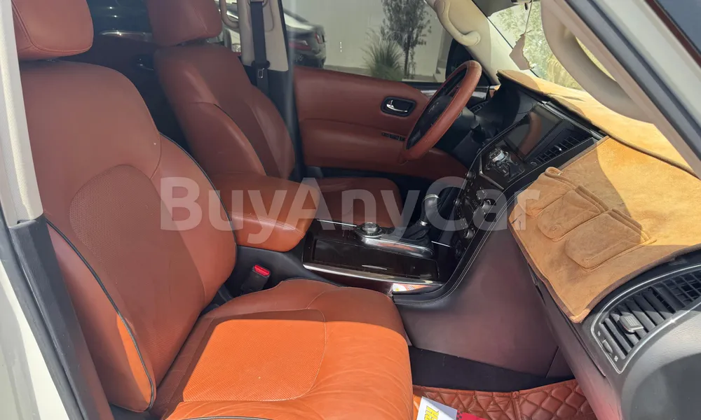 Vehicle photo 9