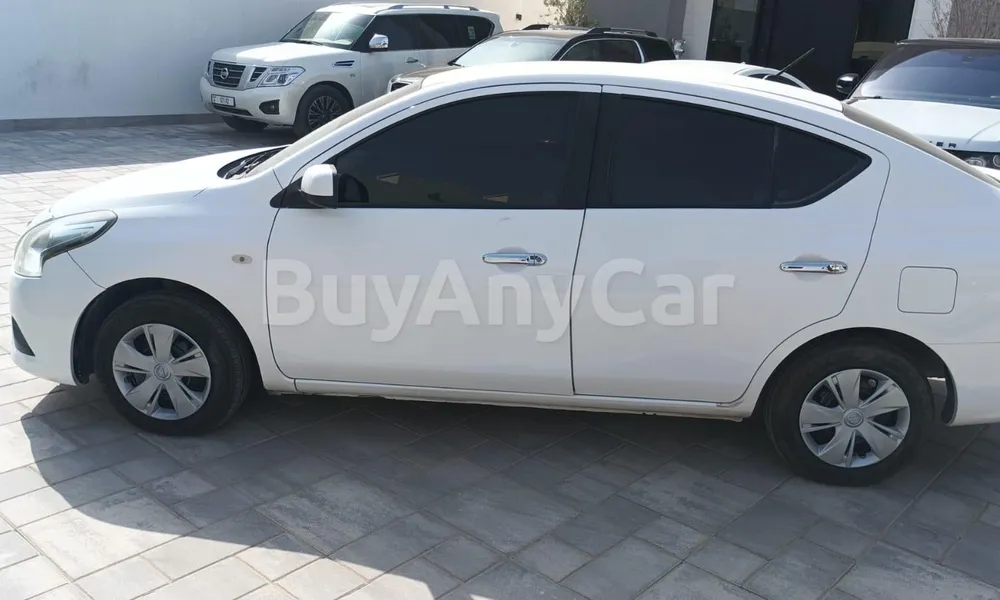 Vehicle photo 3