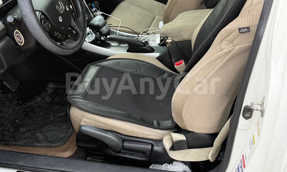 Vehicle photo 4