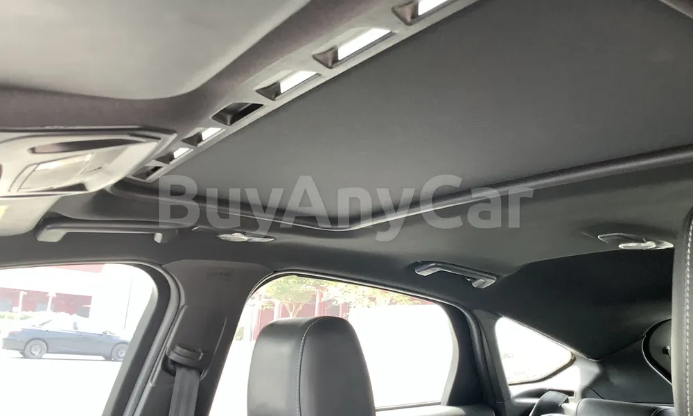 Vehicle photo 9