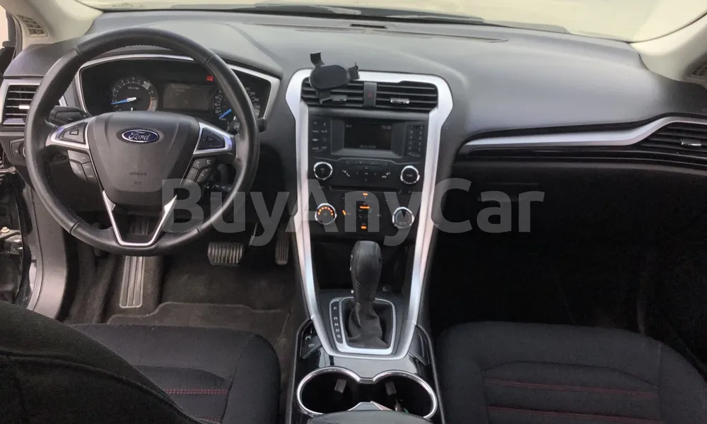 Vehicle photo 8